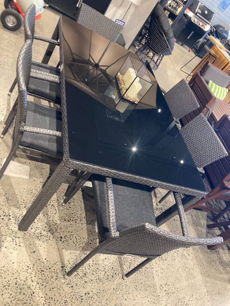 Dubai 7 Piece Dining image 0