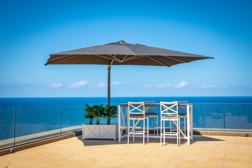 Shelta Asta Cantilever Umbrella image 0