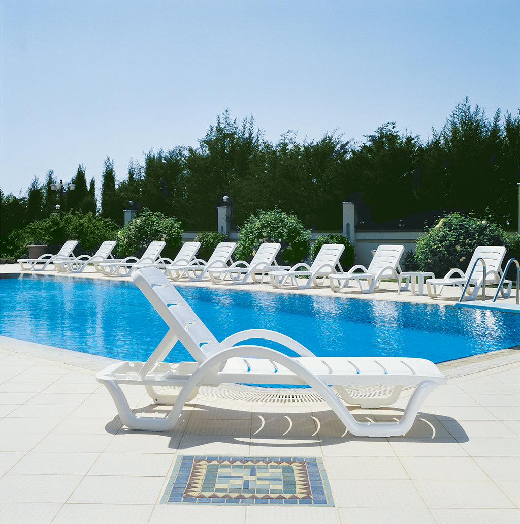 Havana Sunlounger - White image 3